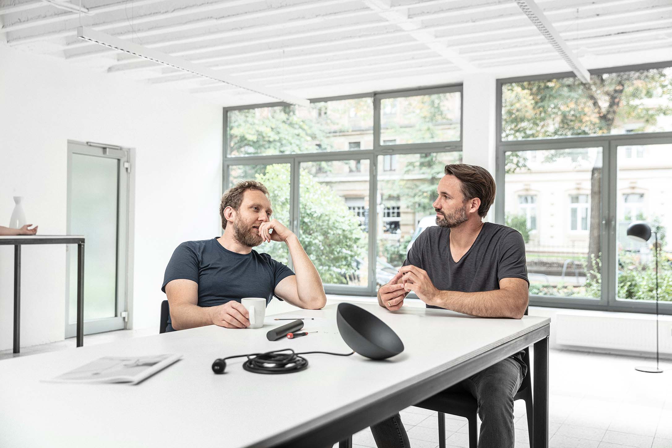 Ein Interview mit den leuchtenden Köpfen hinter NYTA Lighting | iaro